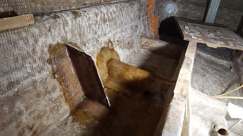 EPOXY BILGE BARRIER COAT PAINT